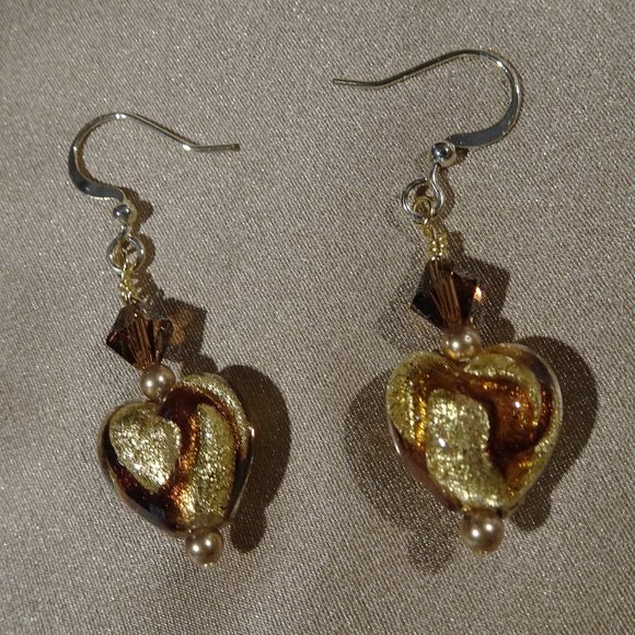 Handmade Murano earrings in topaz sweetheart design with embedded gold leaf - Picture 3 of 7